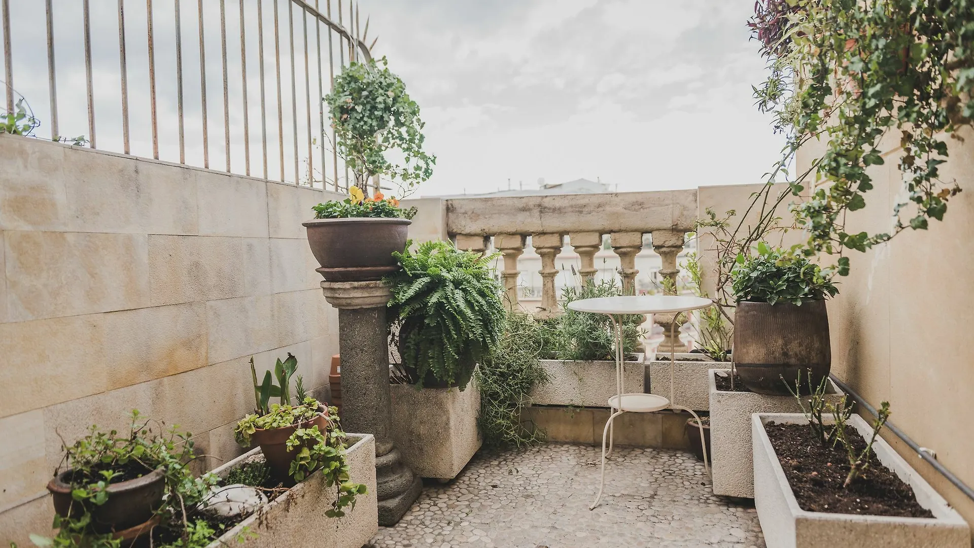 Go Barcelona Guest House Hotel